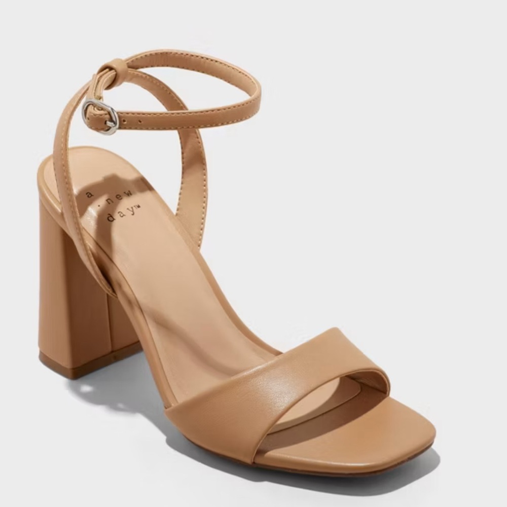 Tan Chunky Block Heel Sandals with Ankle Strap size 11